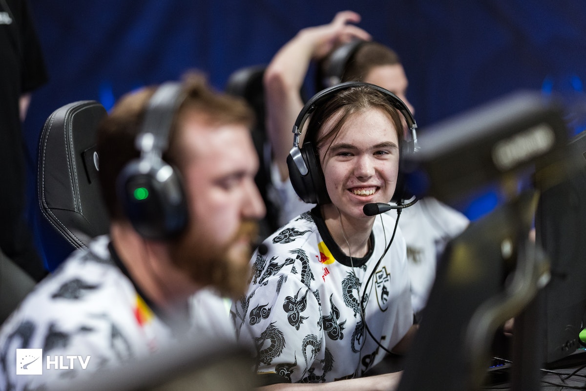 是依赖库里 是依赖库里