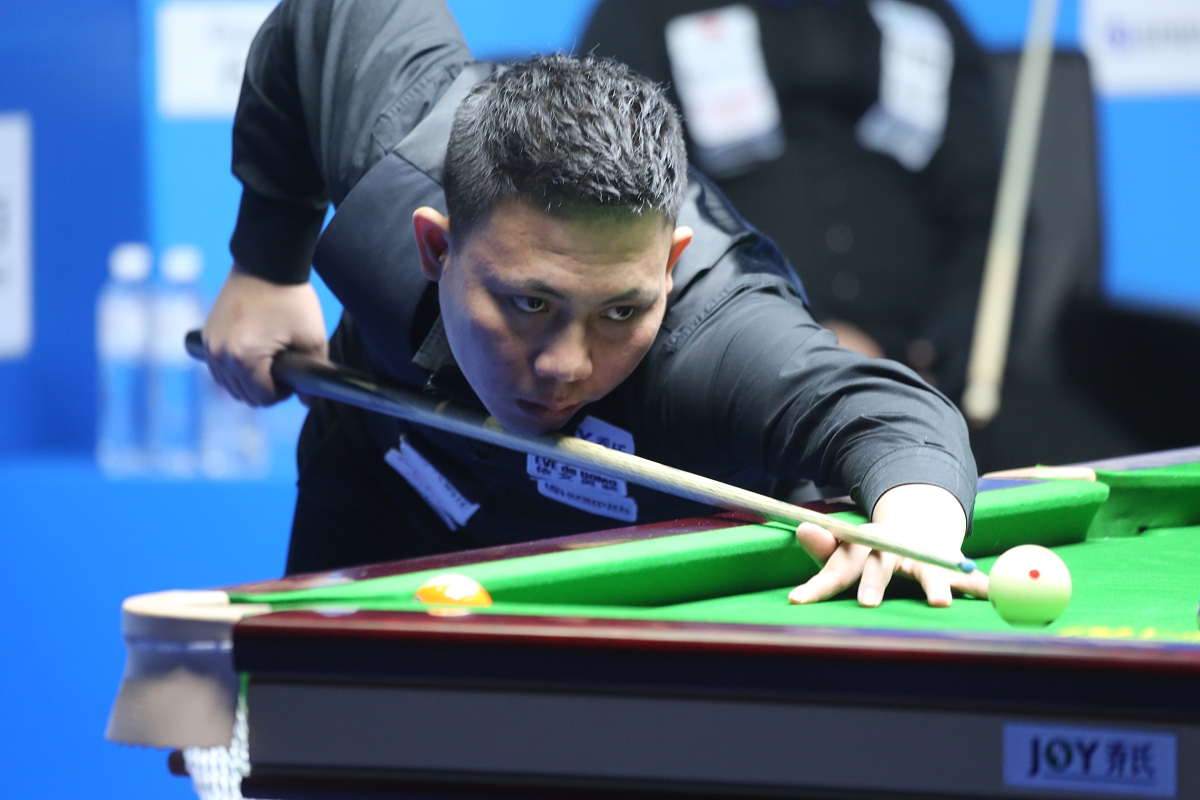 多俱乐部的 多俱乐部的